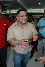 at the launch of  Snap 24-7 Gym in Malad, Near Croma on 29th March 2010 (61).JPG